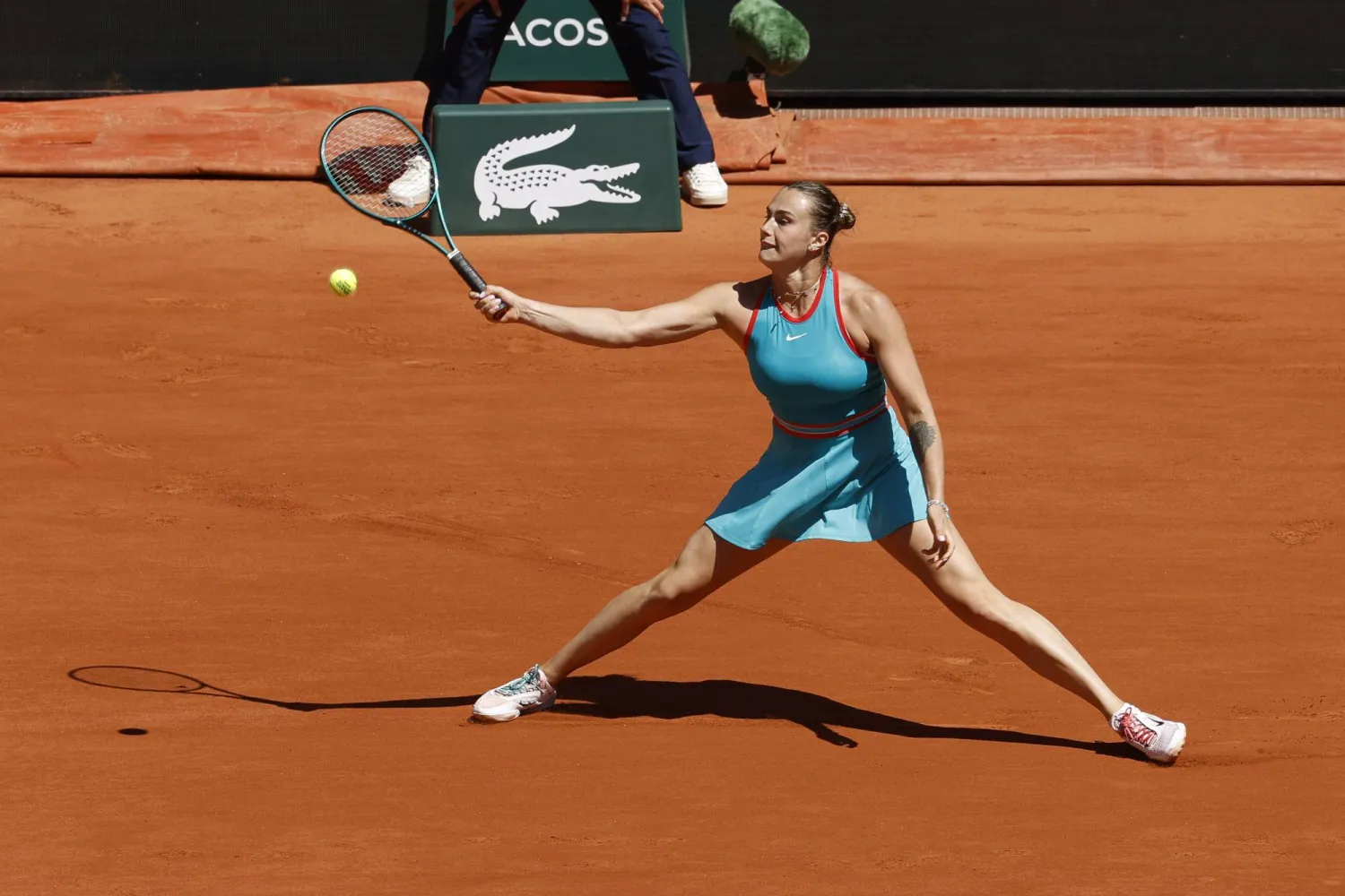 أرينا سبالينكا تتقدم في «رولان غاروس» (د.ب.أ)