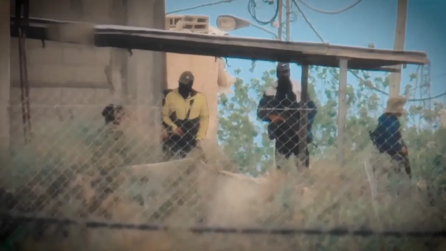 لقطة من فيديو نشرته «حماس» لمن وصفتهم بأنهم «مستعربون» في رفح جنوب قطاع غزة