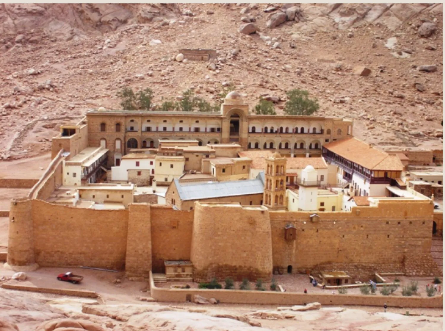 دير سانت كاترين في جنوب سيناء (وزارة السياحة والآثار المصرية)