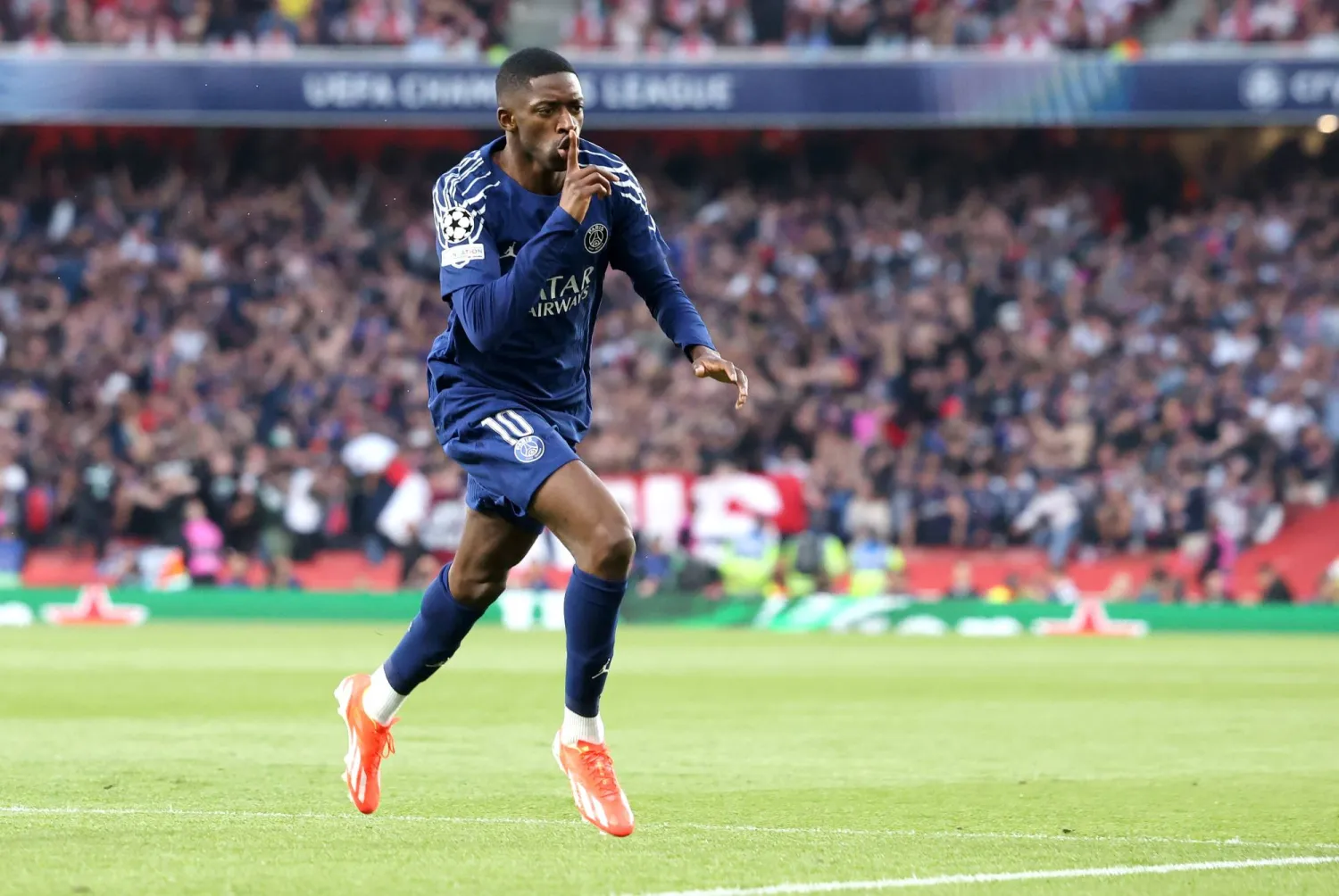 ديمبيلي مرشح بارز للفوز بجائزة أفضل لاعب في العالم هذا العام (إ.ب.أ) Cutout