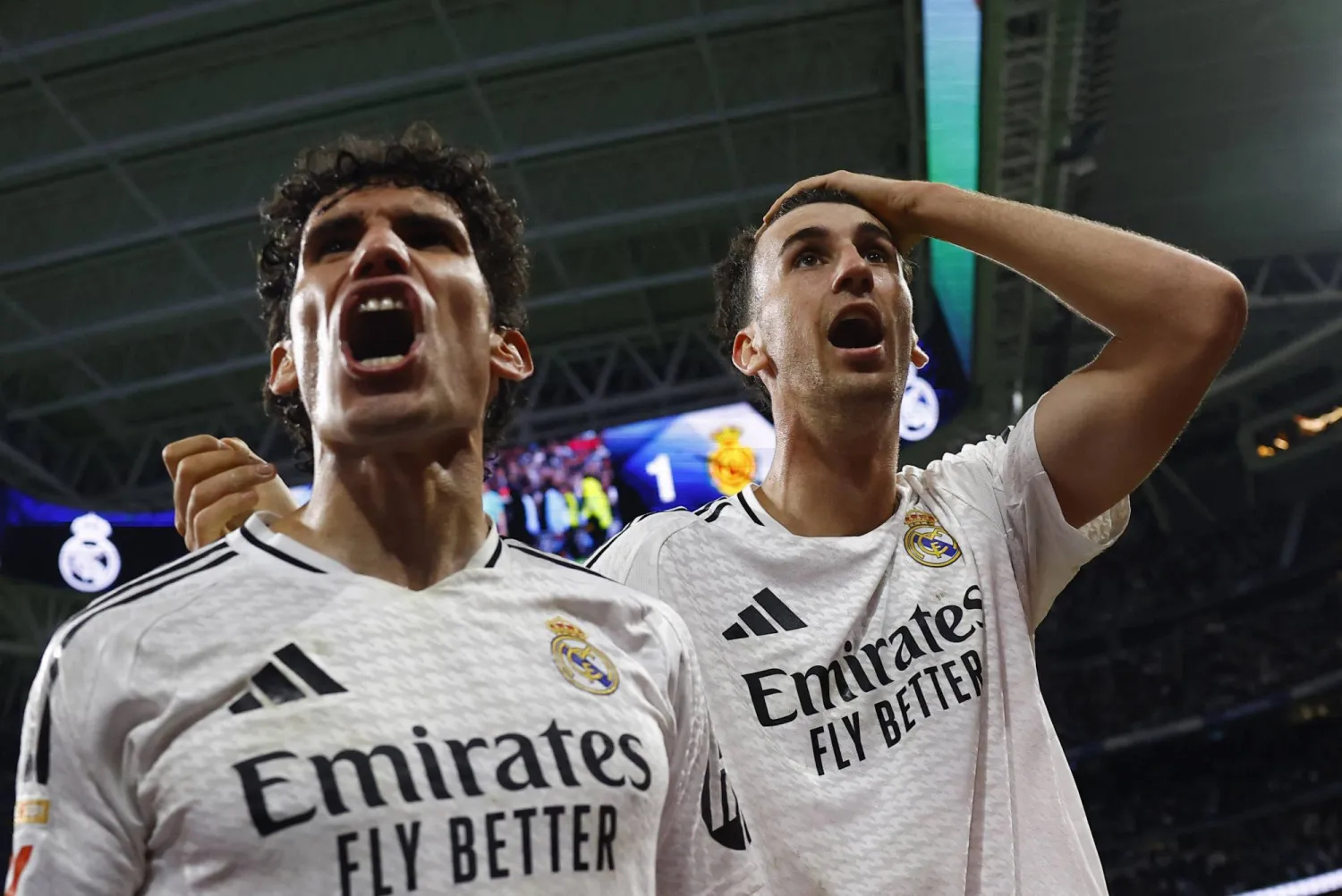 خيسوس باييخو (يسار) ترك ريال مدريد بعد خمس سنوات (رويترز)