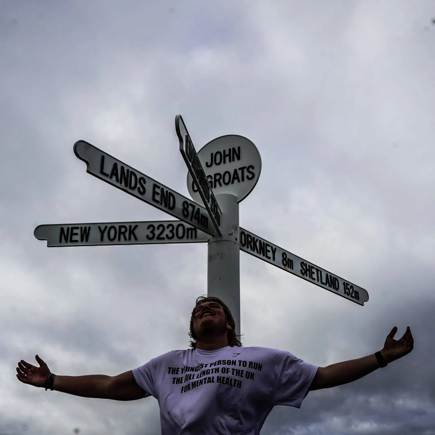 أملٌ مولود من الشقاء (حسابه في «إكس»)