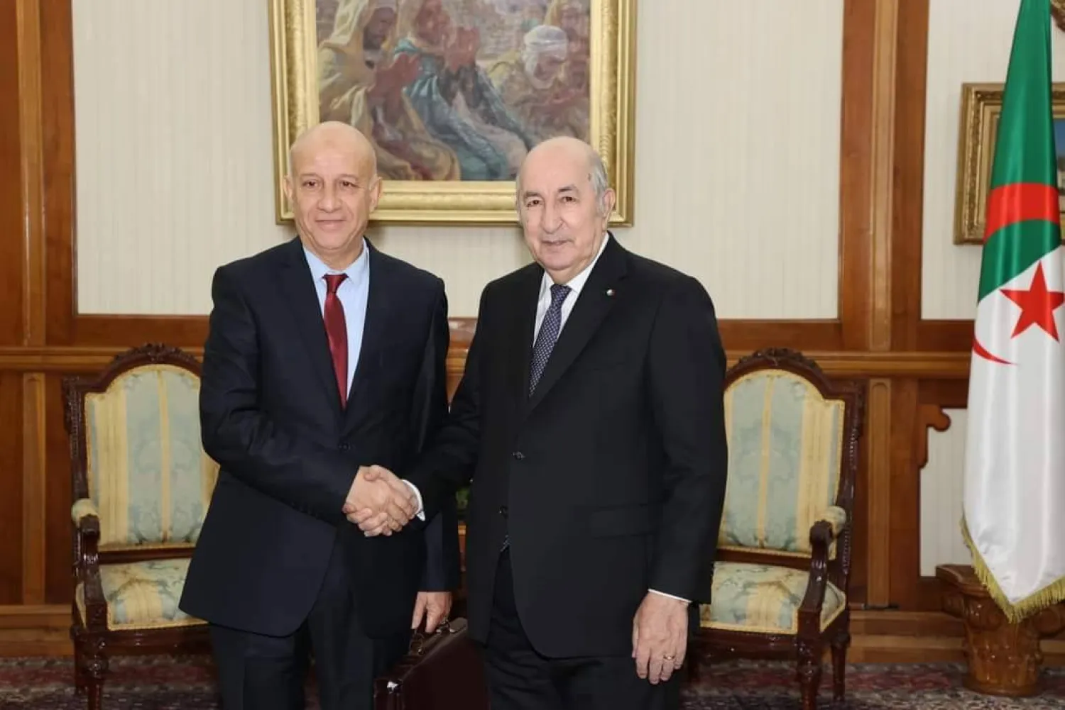 أمين عام جبهة التحرير الوطني (يسار) يواجه معارضة داخل الحزب (إعلام حزبي)