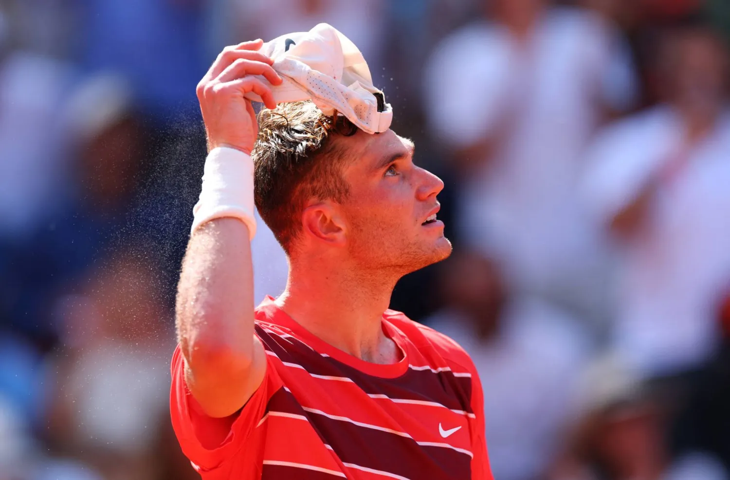 البريطاني جاك دريبر يحتفل بتأهله لثمن النهائي (رويترز)