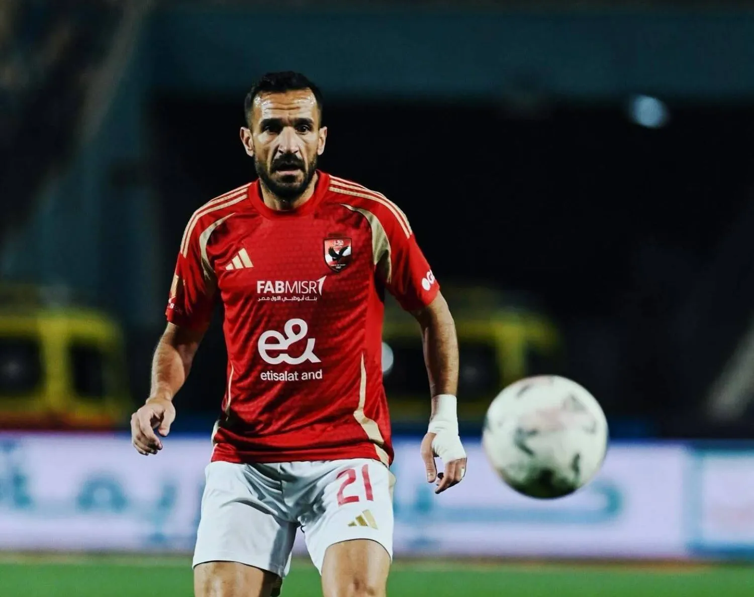 الجماهير الأهلاوية عبّرت عن امتنانها لما قدمه معلول على مدار مسيرته داخل النادي (حساب اللاعب)