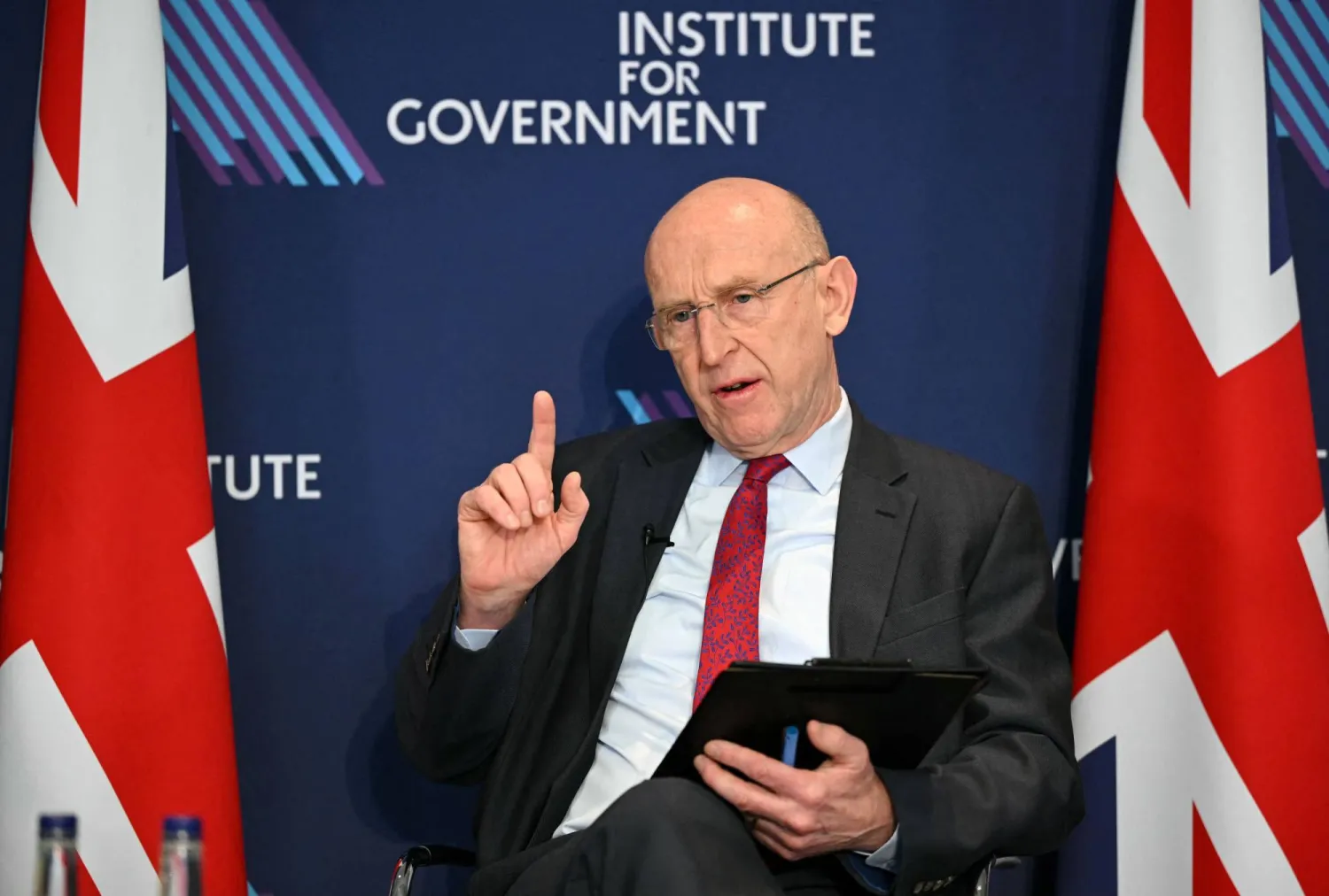 وزير الدفاع البريطاني جون هيلي (أ.ف.ب)