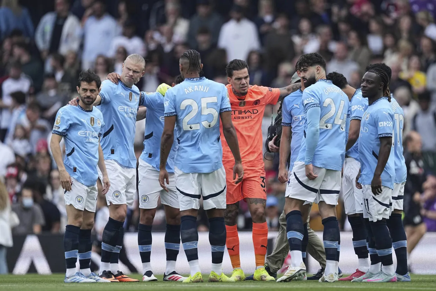 الأتهامات الموجهة لمانشستر سيتي قد يكون لها تداعيات خطيرة على الفريق حال إقرار صحتها (اب)