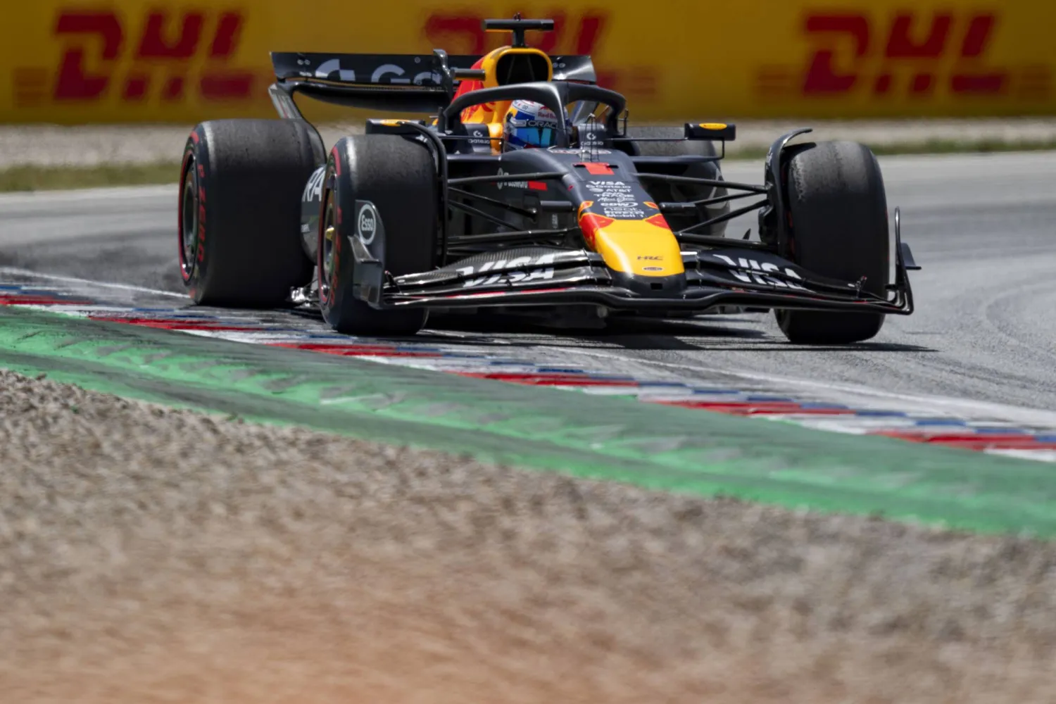 فيرستابن خلال السباق (إ.ب.أ)