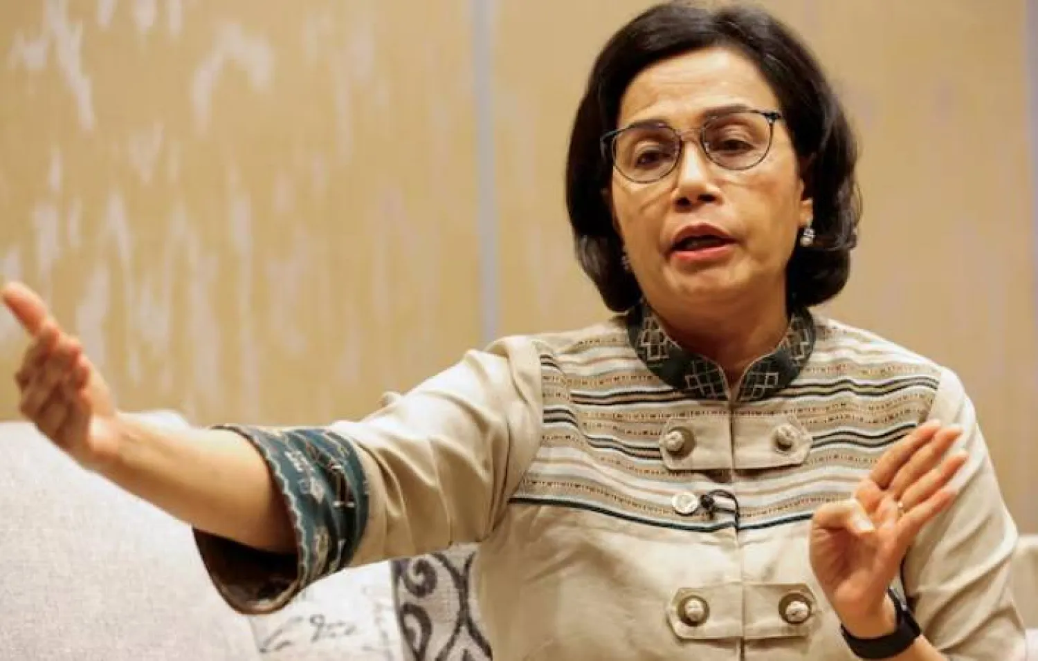 وزيرة المالية الإندونيسية سري مولياني خلال مقابلة مع رويترز (أرشيفية - رويترز)