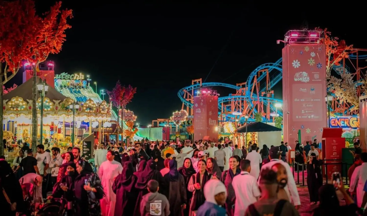 جانب من زوار فعاليات «موسم الرياض» (واس)