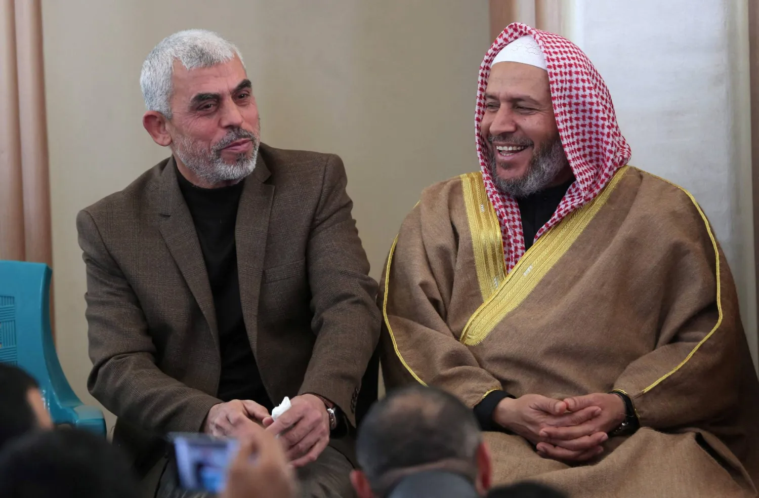 يحيى السنوار مع خليل الحية في صورة تعود لعام 2017 (أ.ف.ب)