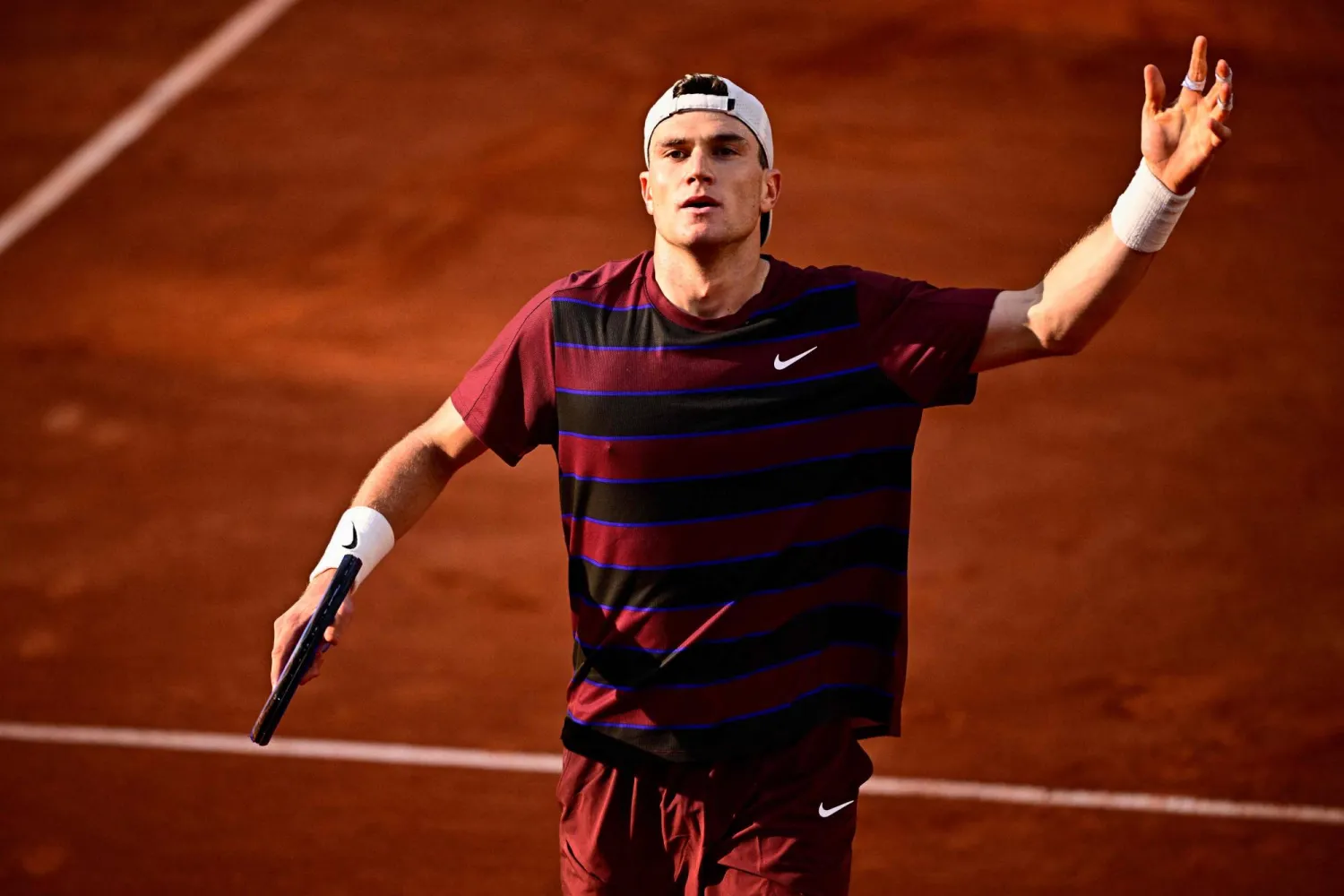 البريطاني جاك دريبر ودّع بطولة فرنسا المفتوحة للتنس (أ.ف.ب)