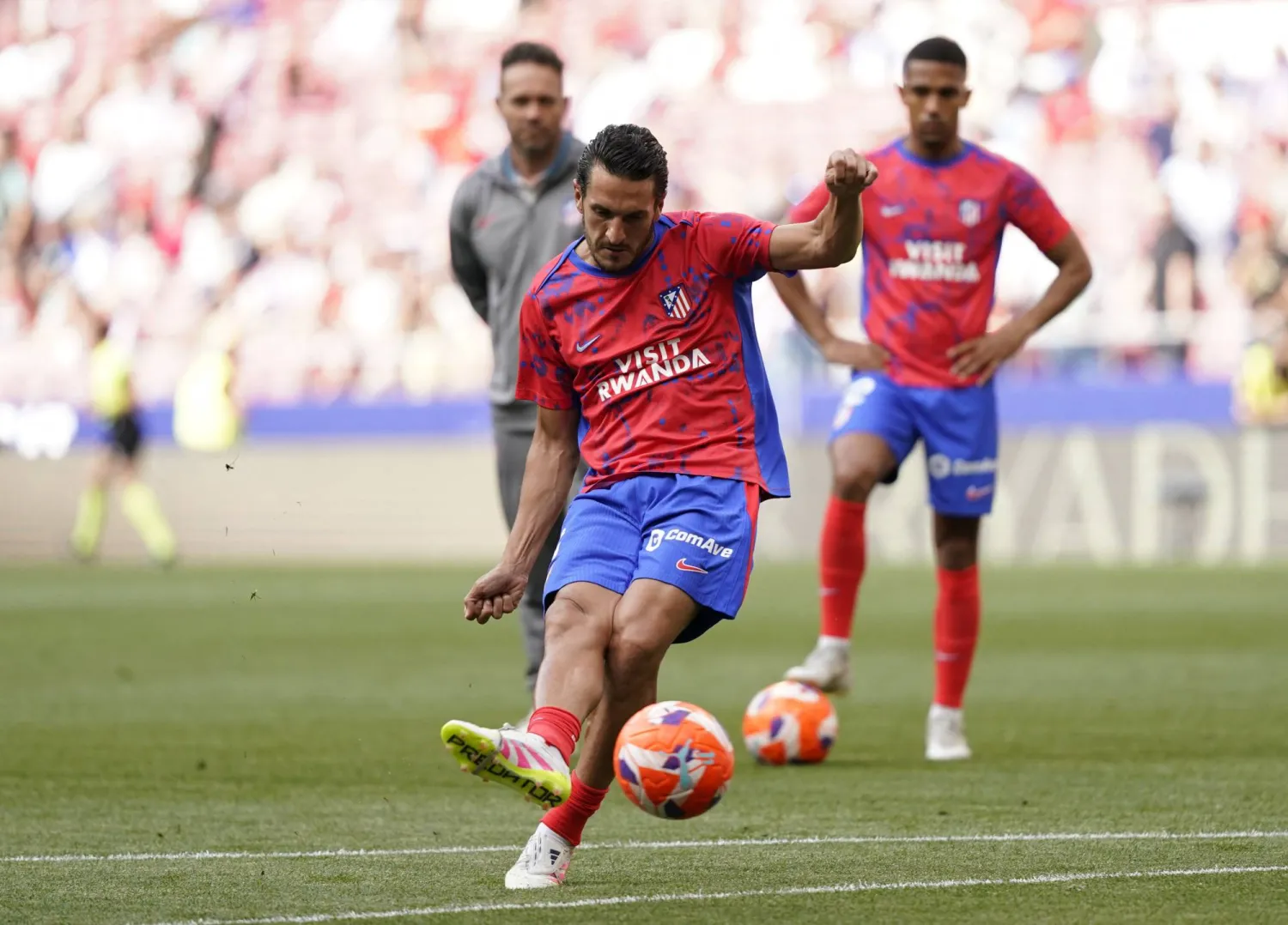 كوكي القائد الأسطوري لنادي أتلتيكو مدريد (رويترز)