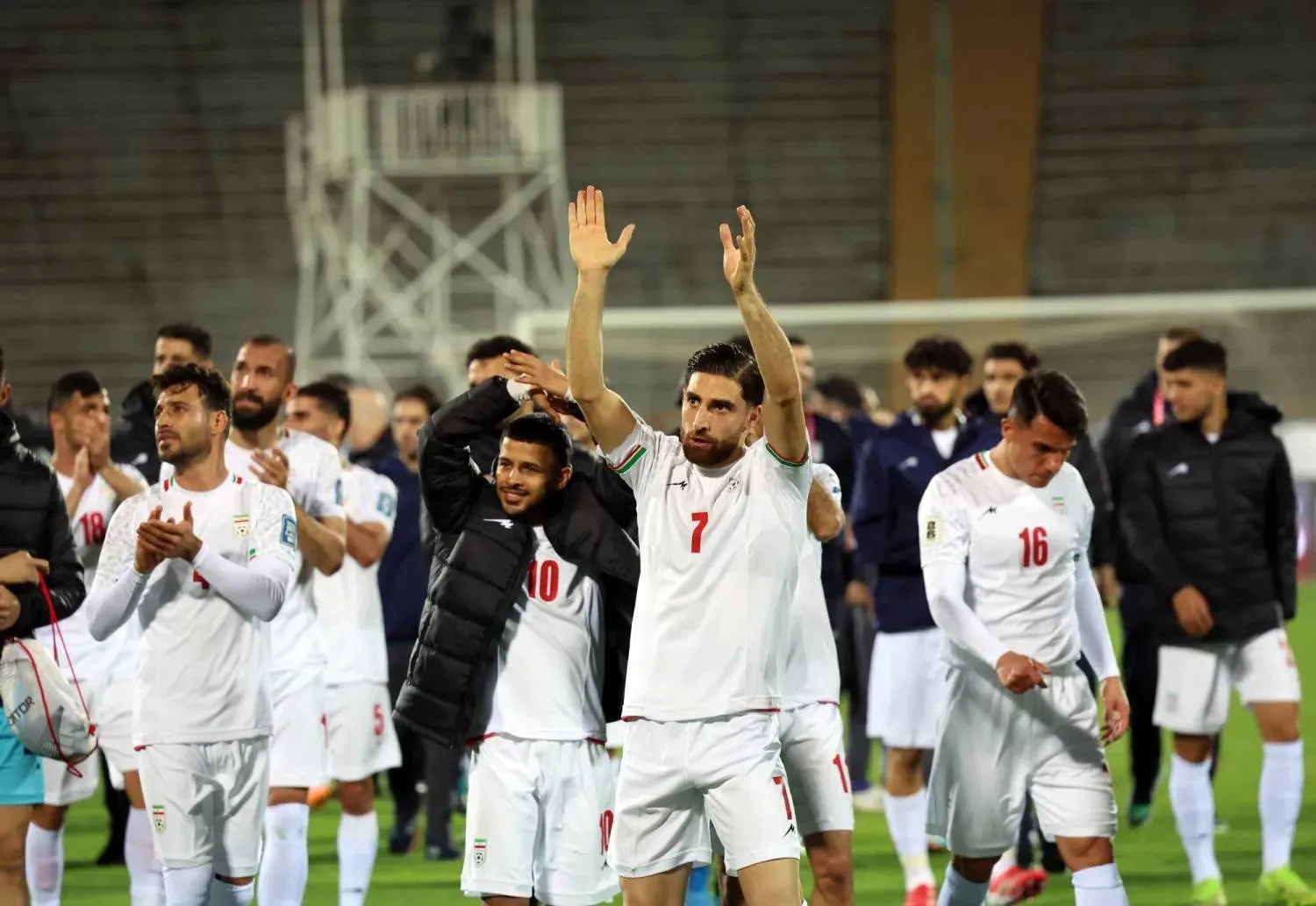 منتخب إيران سيصل للدوحة استعداداً للقاء قطر (إ.ب.أ)