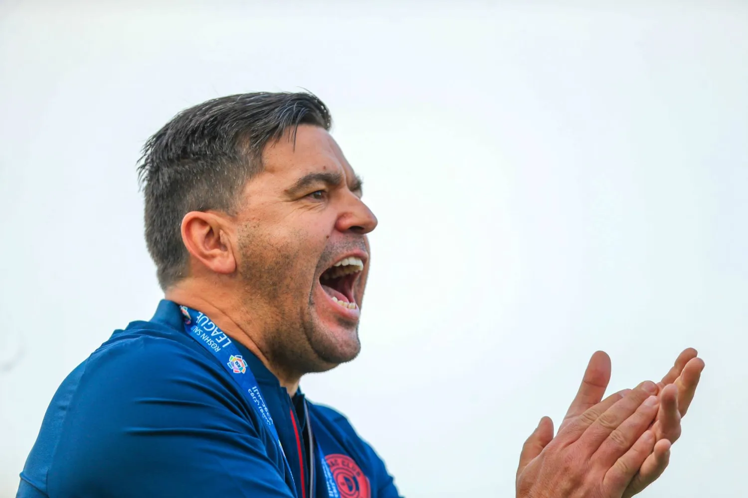 كوزمين كونترا يقترب من قيادة فريق الخلود (الدوري السعودي) 