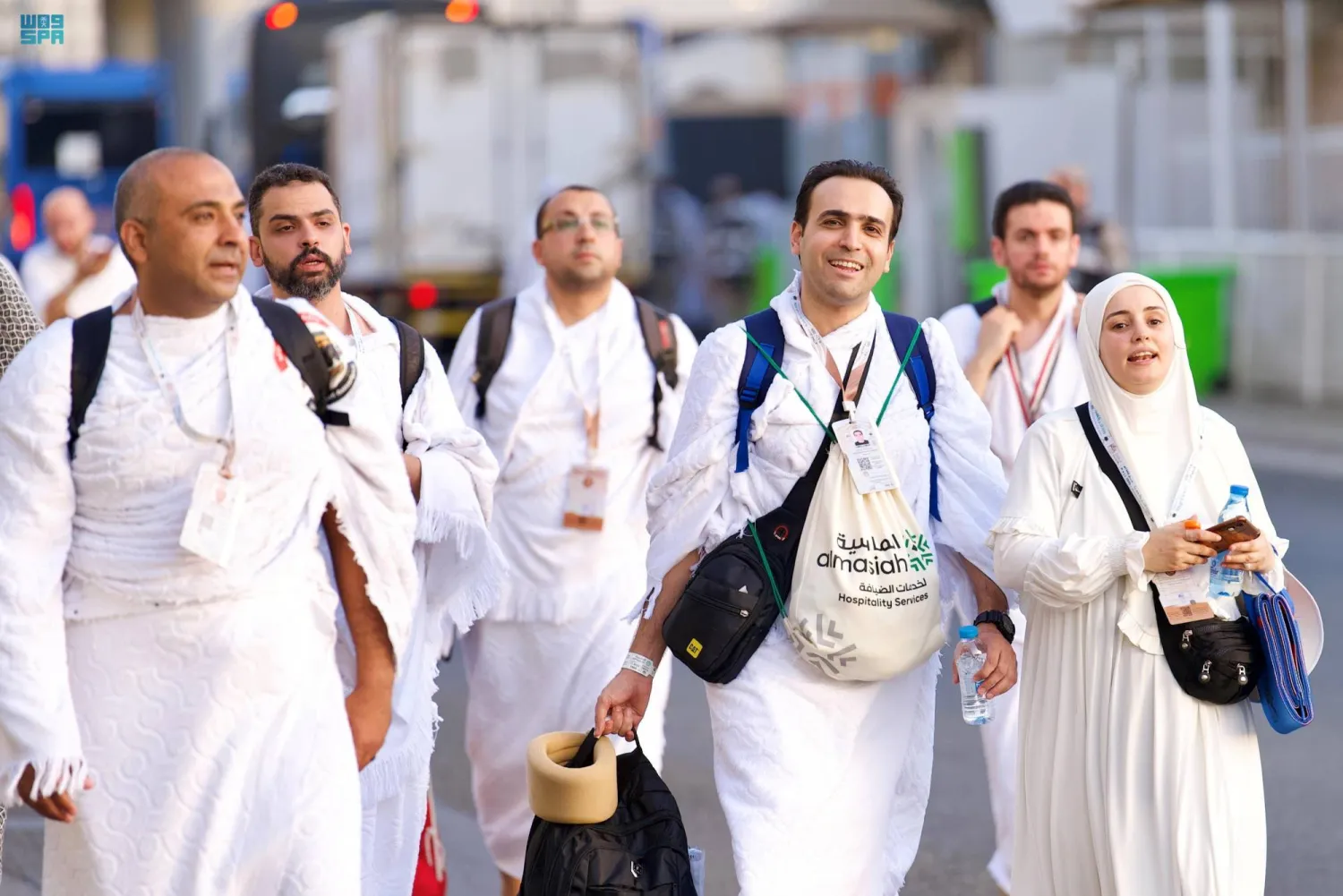 حُجاج بيت الله الحرام يتوافدون إلى «مشعر منى» لقضاء يوم التروية (واس)