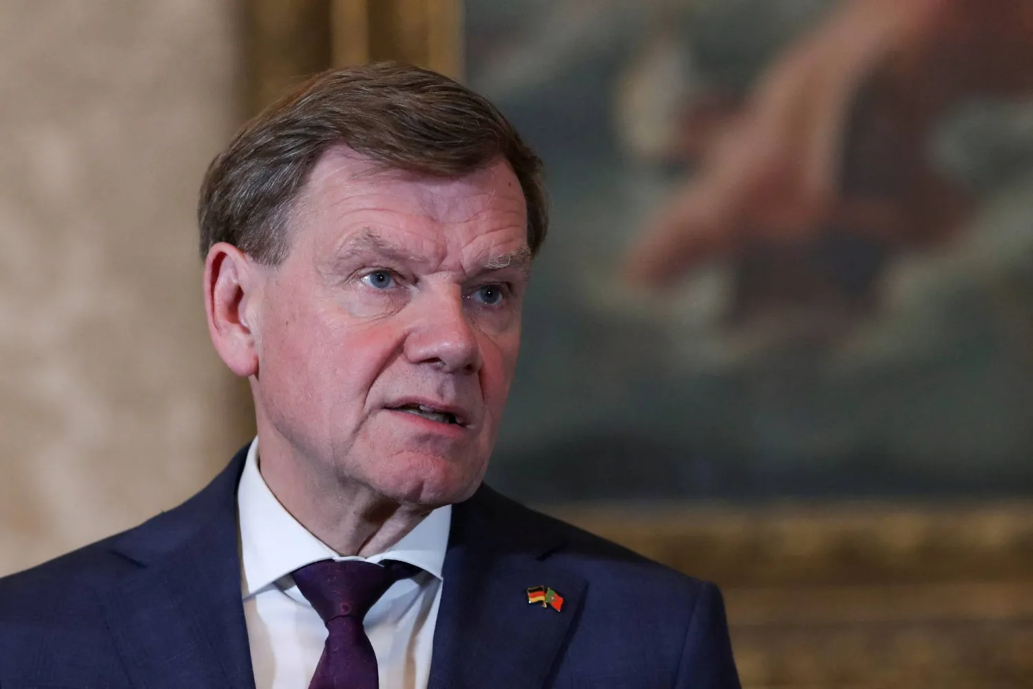 وزير الخارجية الألماني يوهان واديفول خلال مؤتمر صحافي في لشبونة بالبرتغال يوم 26 مايو 2025 (رويترز)