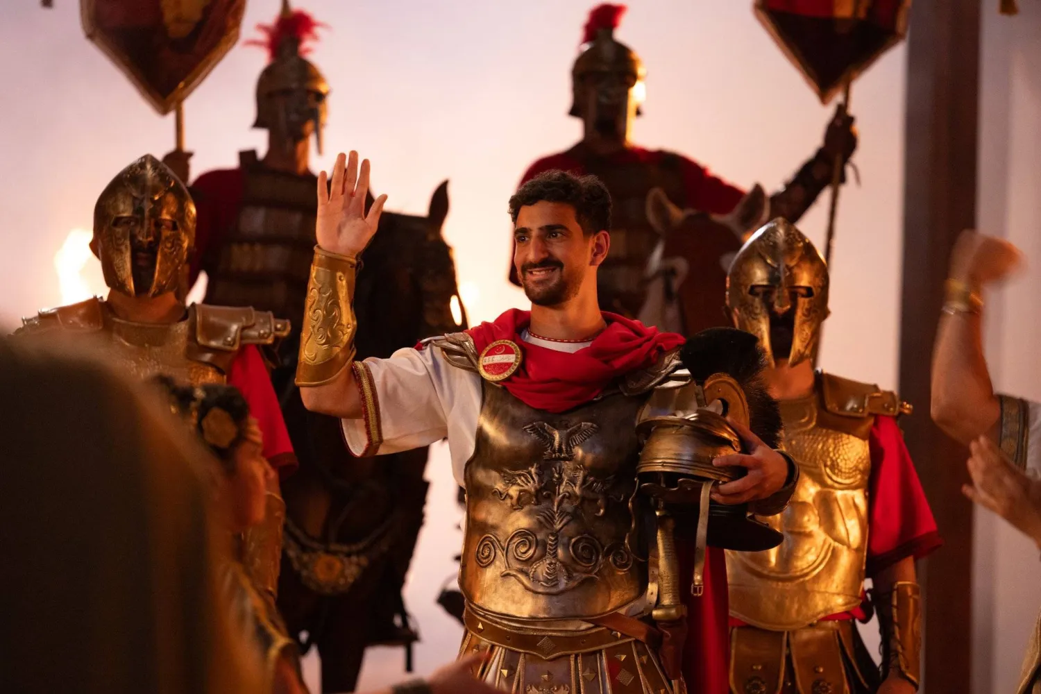 بن رمضان في صورة بثها حساب الأهلي المصري على منصة «إكس» (الأهلي المصري)