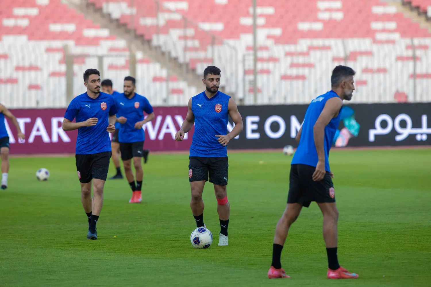 لاعبو البحرين أعلنوا جاهزيتهم التامة للموقعة المونديالية (تصوير: عيسى الدبيسي)