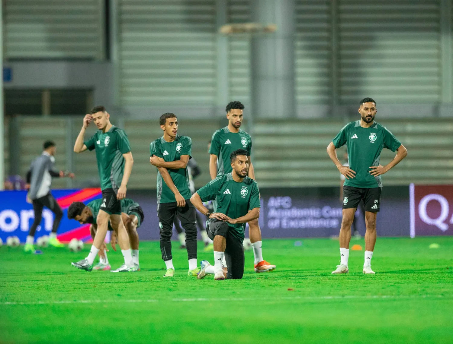 الأخضر يتأهب لمواجهة حاسمة أمام البحرين (تصوير: عيسى الدبيسي) 