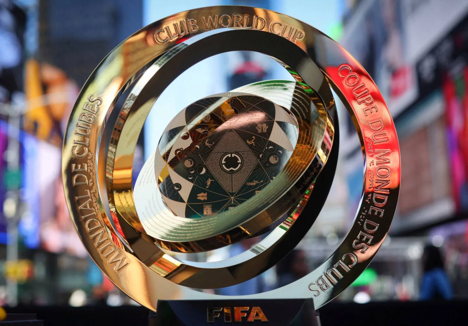 كأس العالم للأندية لا تجد إقبالاً جماهيرياً كبيراً لحضور المباريات (رويترز)