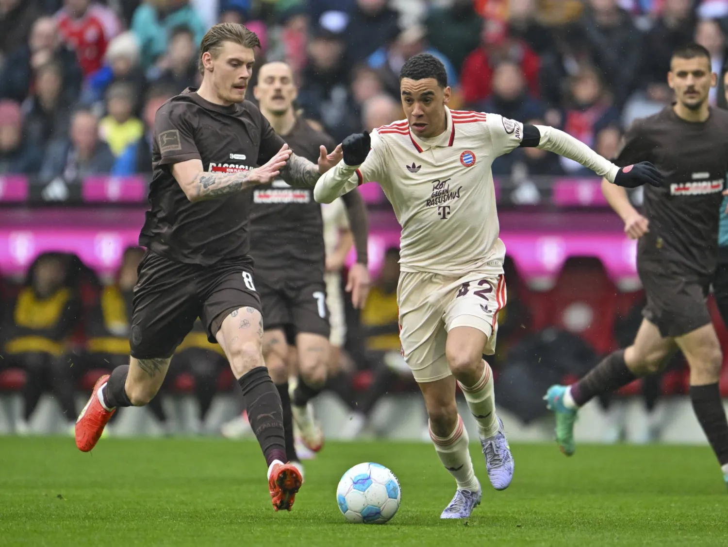 موسيالا يشكل ورقة مهمة في القائمة البافارية (د.ب.أ)