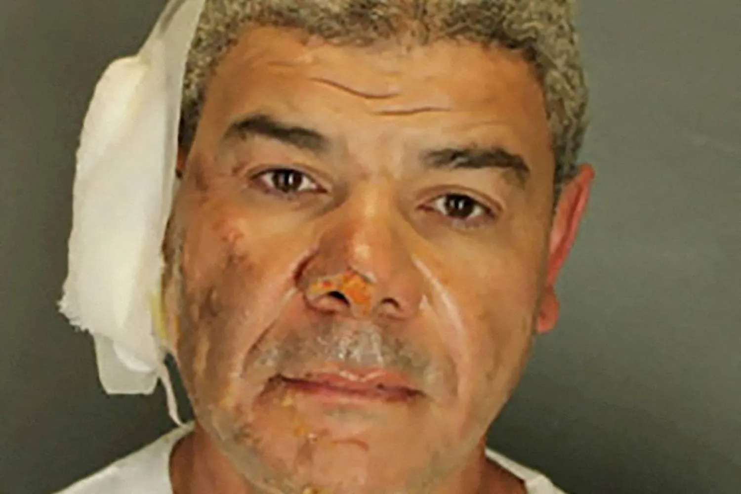 المشتبه به في هجوم بولدر محمد صبري سليمان يقف لالتقاط صورة حجز سجن بعد اعتقاله في الولايات المتحدة الأميركية 2 يونيو 2025 (إدارة شرطة بولدر - رويترز)