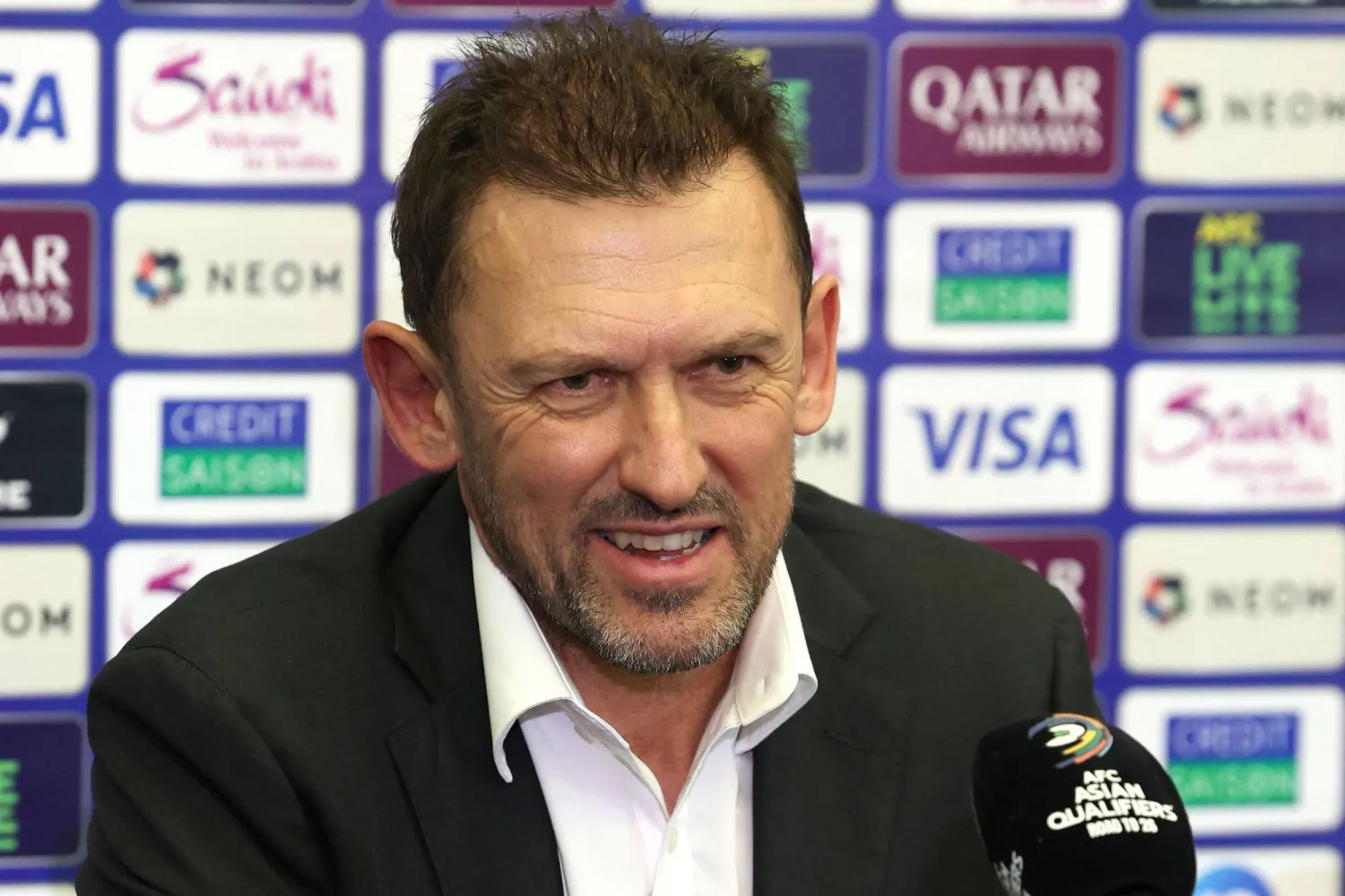 توني بوبوفيتش مدرب أستراليا (أ.ف.ب)