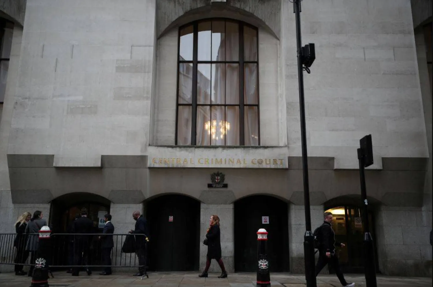 مقر محكمة أولد بيلي في لندن (رويترز)