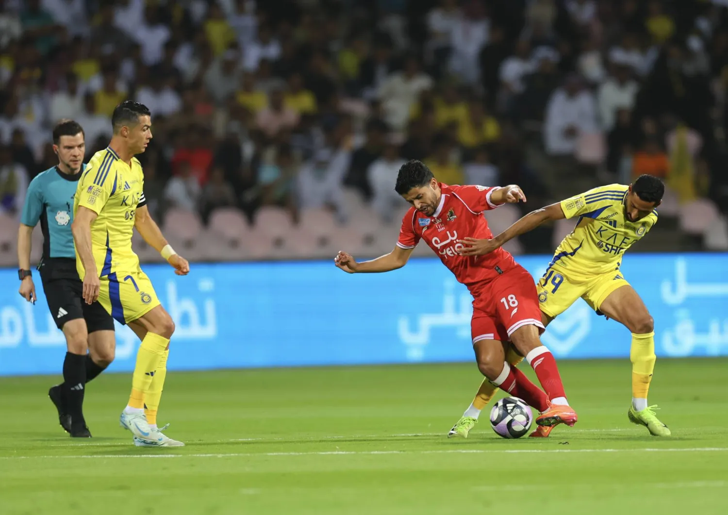 من المواجهة التي جمعت الوحدة والنصر في الدوري السعودي (تصوير: عبد العزيز النومان)