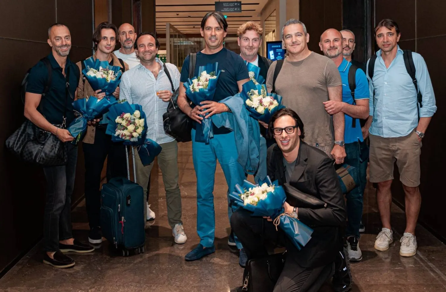 المدرب الإيطالي وطاقمه المساعد لدى وصولهم إلى مطار الملك خالد الدولي (نادي الهلال)