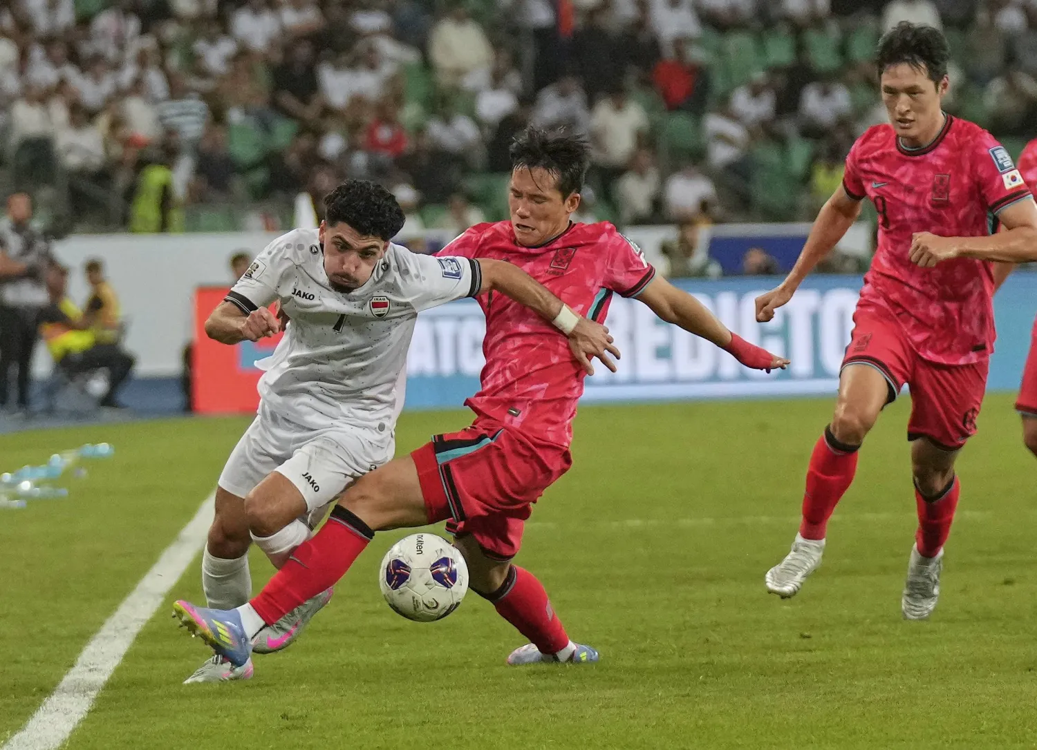 من المواجهة التي خسرها العراق أمام كوريا الجنوبية (أ.ب)