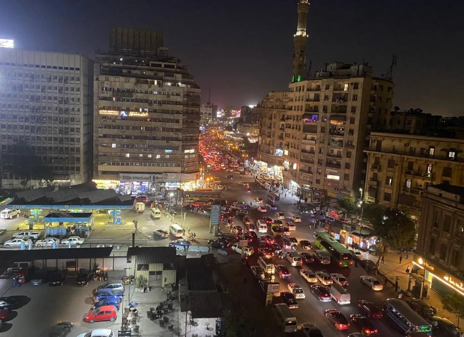 منطقة رمسيس العريقة وسط القاهرة بها كثير من الشقق بنظام الإيجار القديم (الشرق الأوسط)