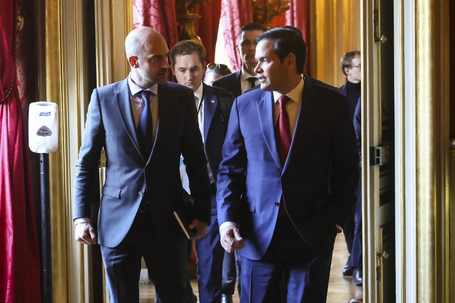 وزير الخارجية الفرنسي جان نويل بارو يستقبل نظيره الأميركي ماركو روبيو في باريس 17 أبريل 2025 (أ.ب)