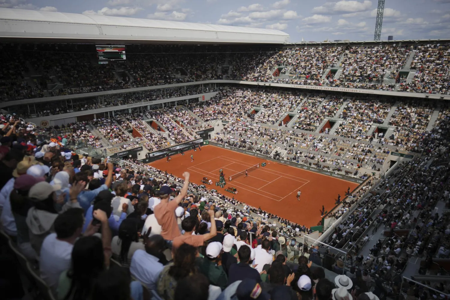 مدرجات «رولان غاروس» تمتلئ في مباريات الرجال عن السيدات (أ.ب)