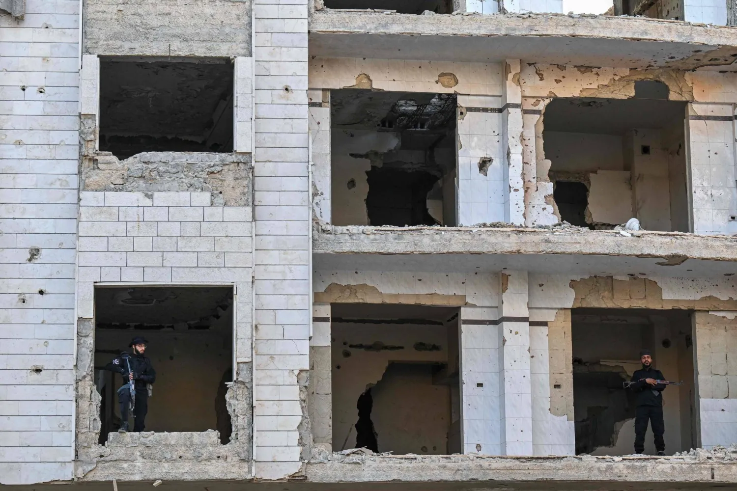  قوات الأمن السورية تؤمِّن صلاة عيد الأضحى في دمشق 6 يونيو (إ.ف.ب)