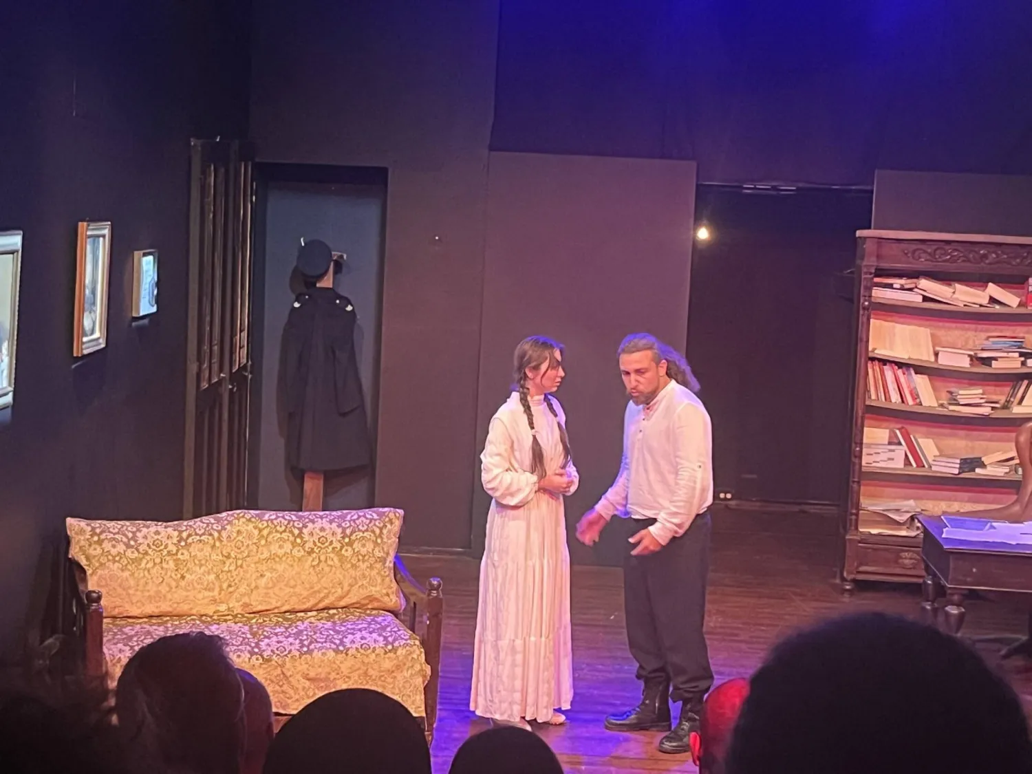 نالت  «الأب» الجائزة الفضية لمسرح «مونو» (الشرق الأوسط)