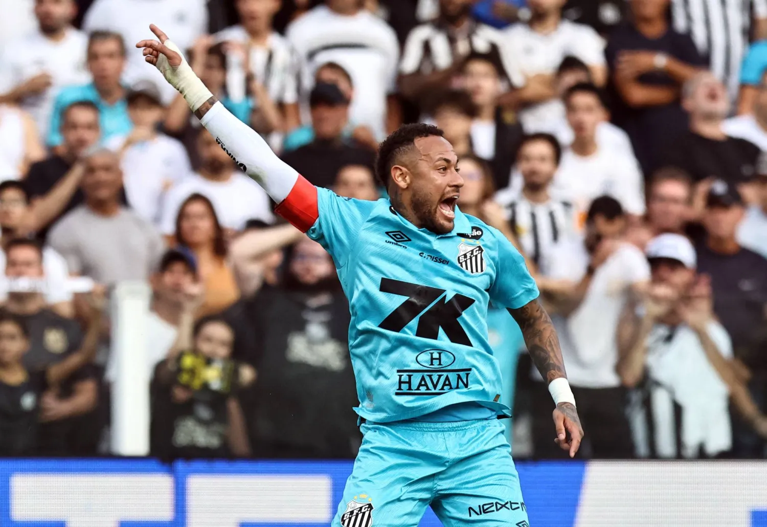 النجم البرازيلي نيمار (رويترز)