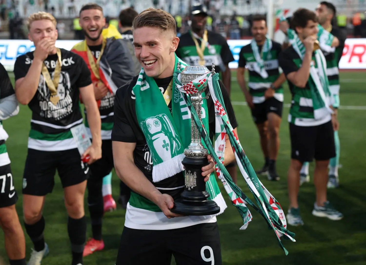 المهاجم السويدي فيكتور جيوكيريس لاعب سبورتنغ لشبونة البرتغالي (أ.ف.ب)