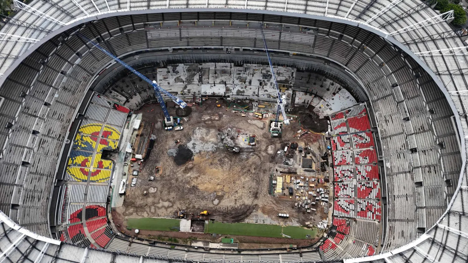 صورة جوية لملعب «أزتيكا» خلال أعمال التجديد الجارية استعداداً لكأس العالم 2026 (أ.ف.ب)