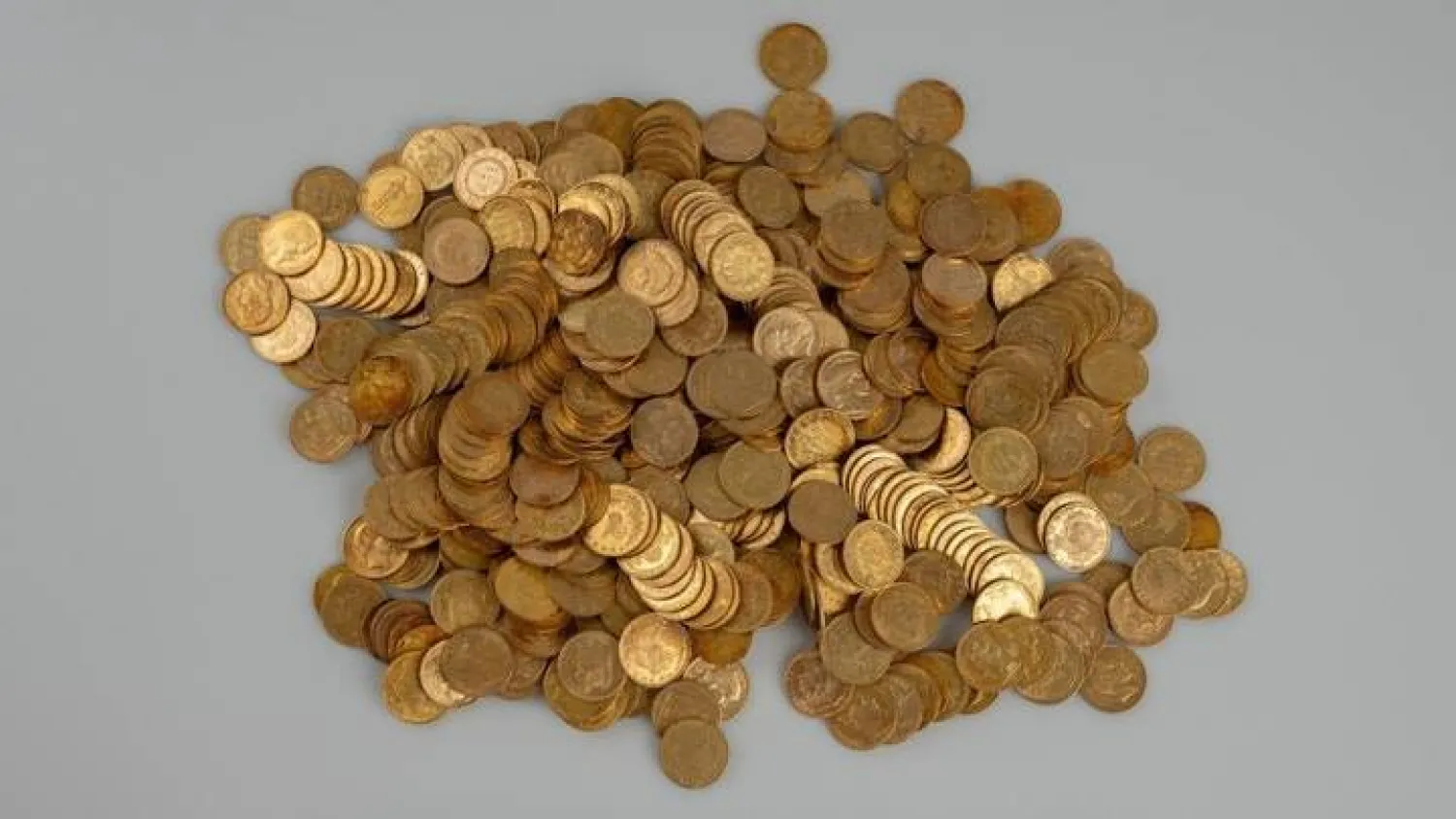 مستودع من العملات الذهبية (متحف بوهيميا الشرقية)