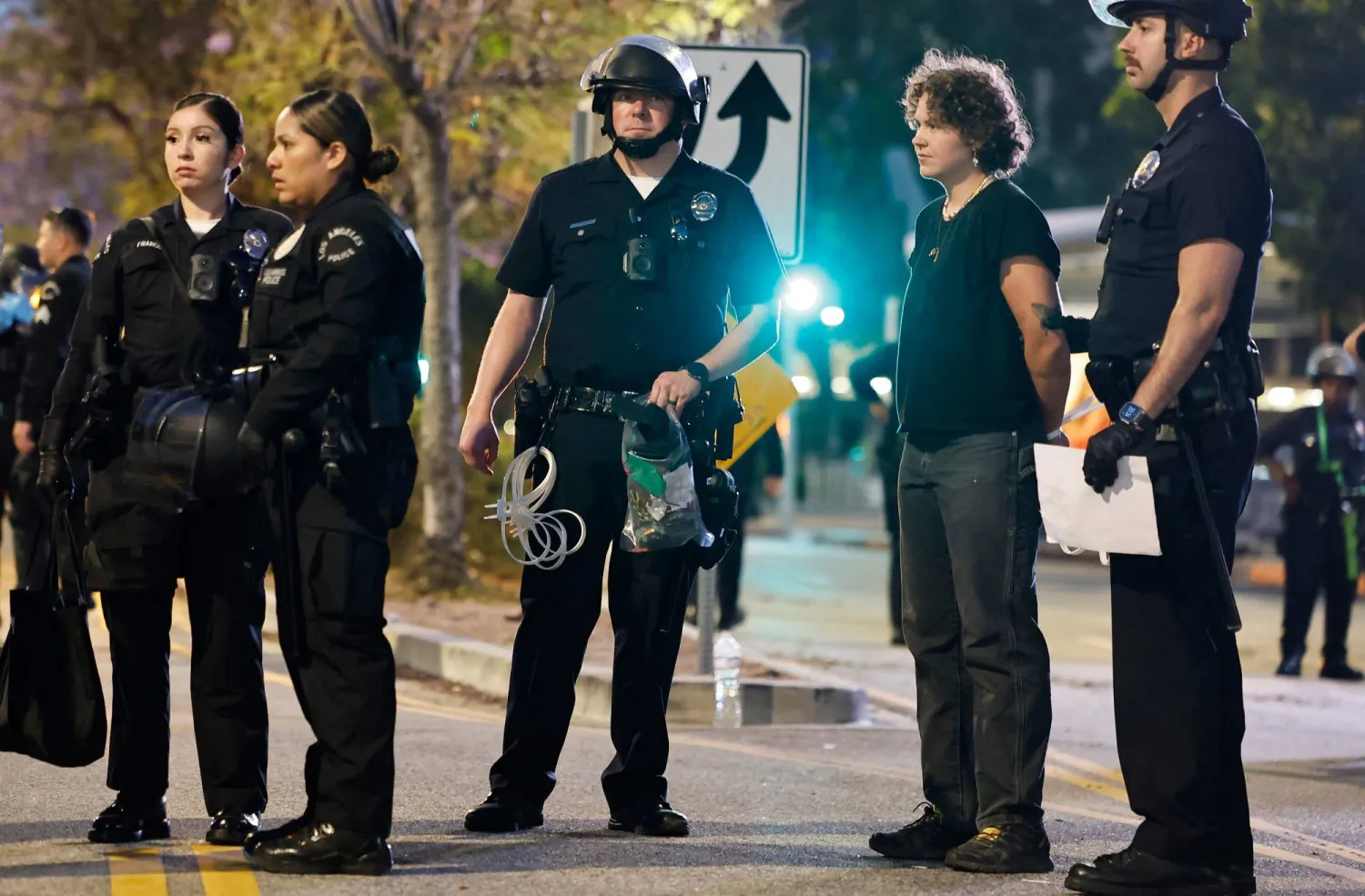 تقرير القناة لم يوضح ماهية دور العناصر التابعة للجهتين خلال مباريات كأس العالم (أ.ف.ب)