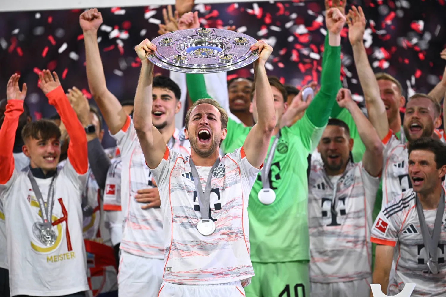 كين أحرز لقبه الأول بعد مسيرة امتدت 15 عاماً (د.ب.أ)