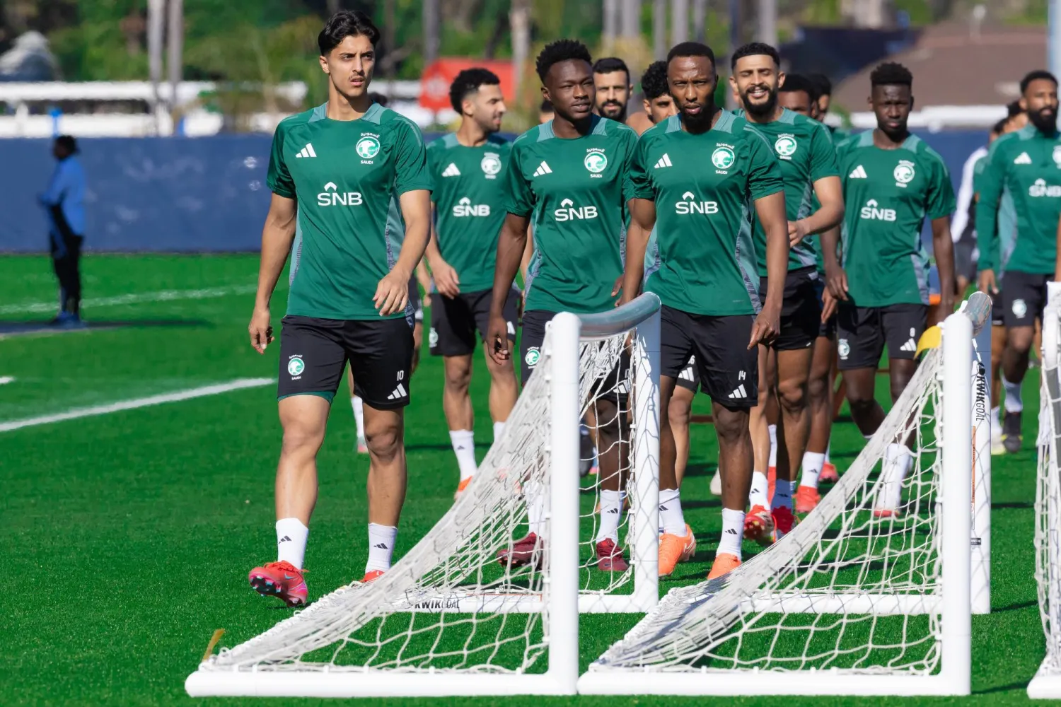 تقام تدريبات «الأخضر» في ملاعب مركز الأداء الرياضي (المنتخب السعودي) 