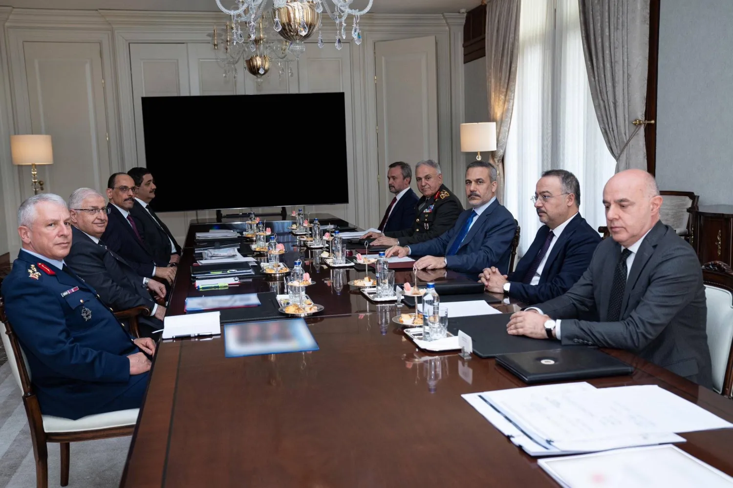 جانب من الاجتماع رفيع المستوى في وزارة الخارجية التركية لبحث تداعيات الهجوم الإسرائيلي على إيران (الخارجية التركية)