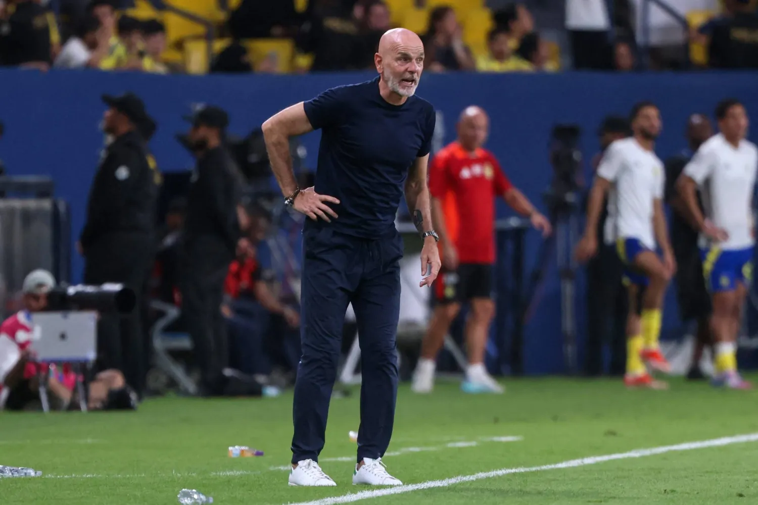 ستيفانو بيولي يقترب من تدريب فيورنتينا (أ.ف.ب)