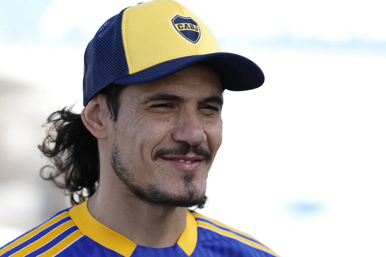 الأوروغواياني إدينسون كافاني (رويترز)