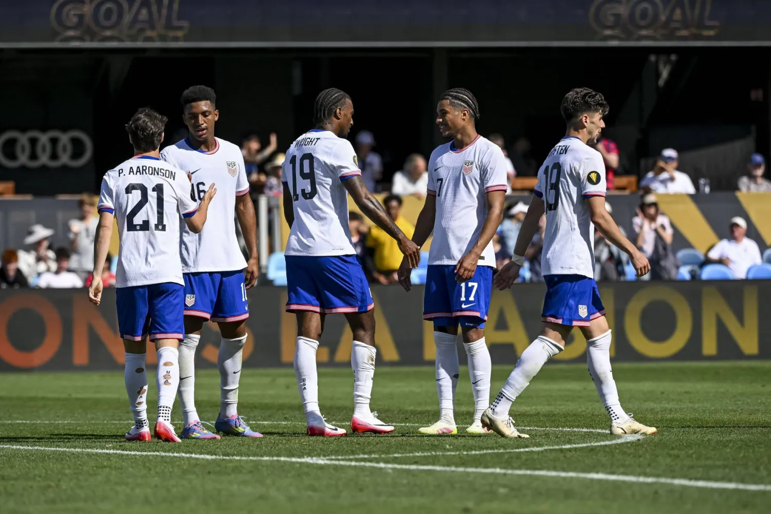 تصدر المنتخب الأميركي مجموعته بالنقاط الثلاث (رويترز) 