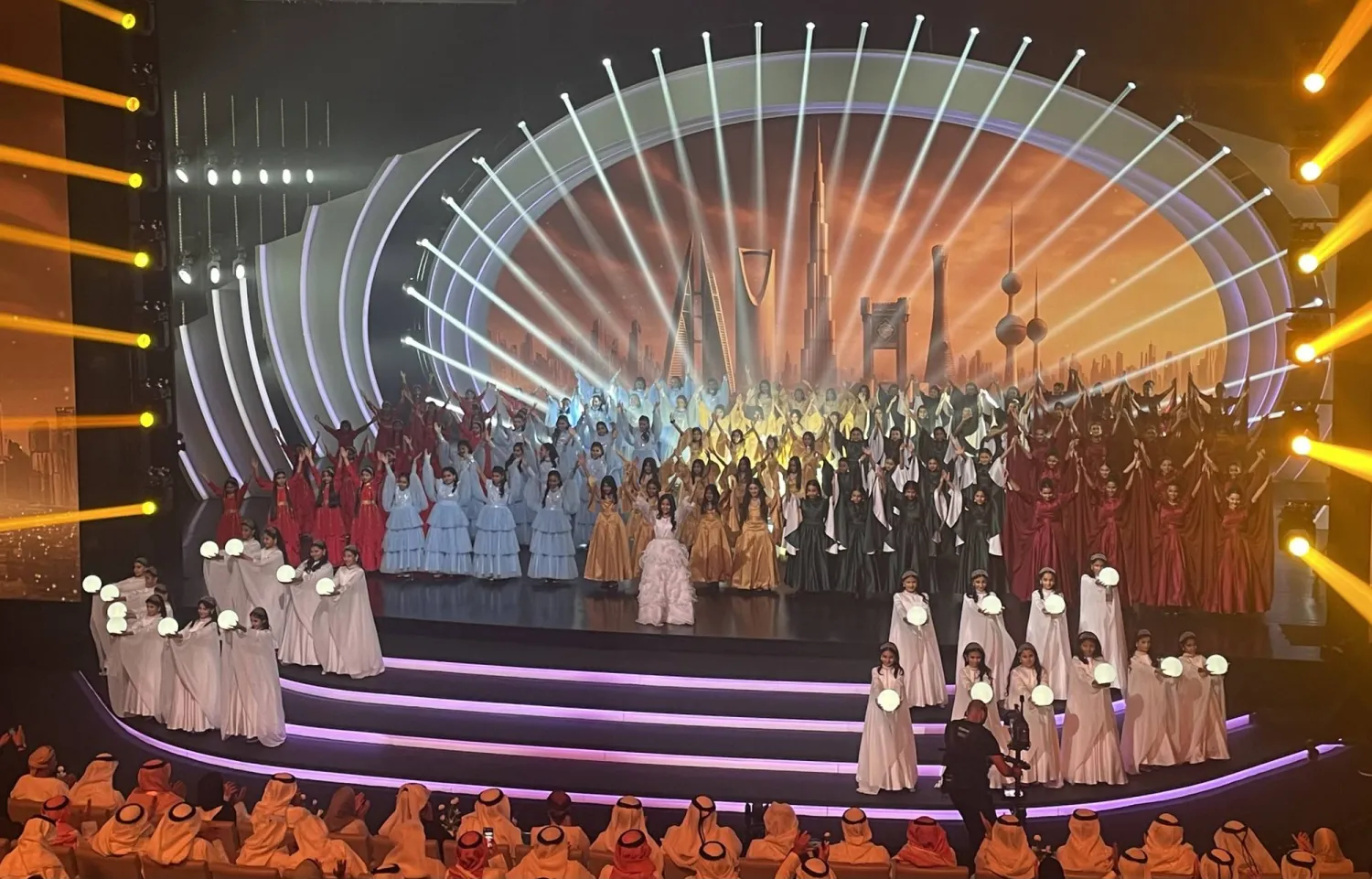 جانب من الأوبريت الدرامي الغنائي (الشرق الأوسط)