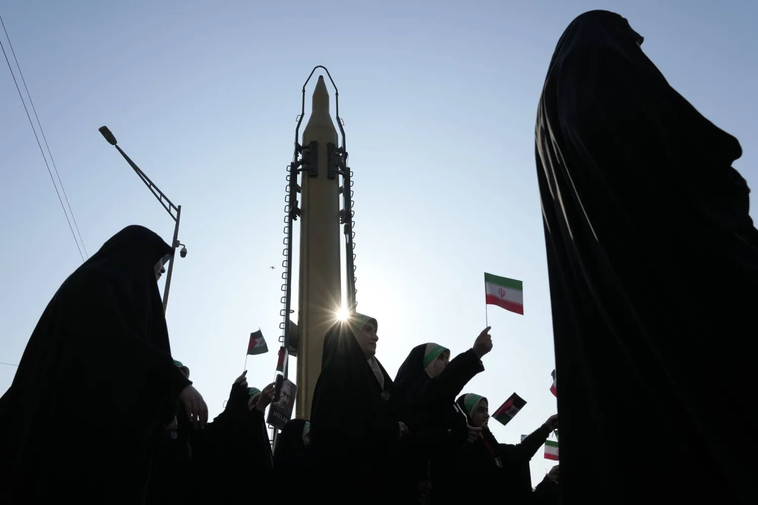 صاروخ باليستي في عرض لـ«الحرس الثوري» بطهران في 10 يناير 2024 (أ.ب)